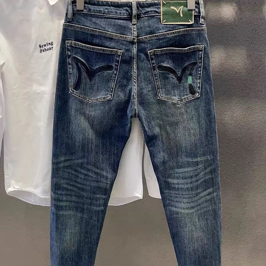 Summer Clothing Trends 2025 - Мужская одежда, джинсы в стиле ретро,
